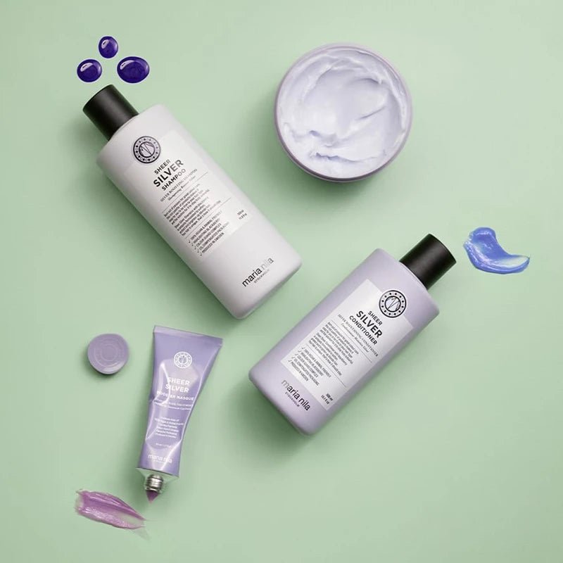 Het kan lastig zijn om clip-in hair extensions te vinden die precies matchen met jouw blonde haarkleur. Dus ben jij toe aan een assige of koelere tint en zijn je extensions te geel of warm van kleur? Ontdek nu hoe je zelf met onze zilvershampoo en conditioner, de blonde 100% Indian human hairextensions weer een icy koele gloed kan geven.