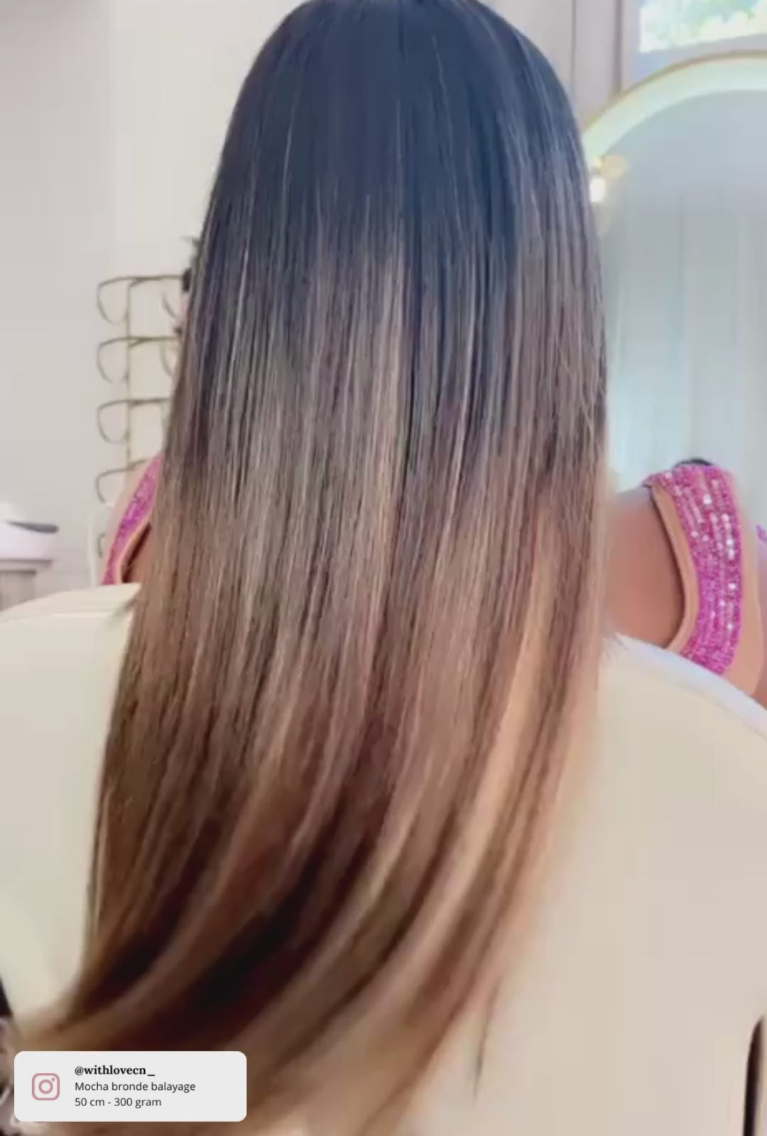 Full head set clip in hair in de kleur mocha bronde balayage met een zwarte aanzet en bruin blonde ombre punten. Vandaag besteld is morgen in huis.