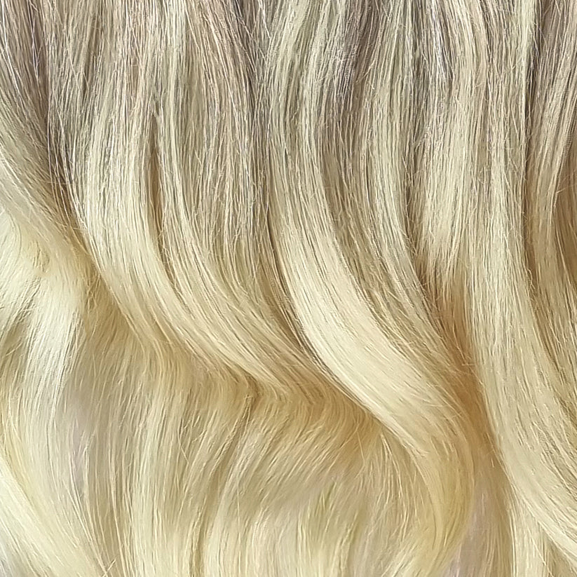 Diamond balayage is een prachtige clip-in Volumizer met een as blonde aanzet (