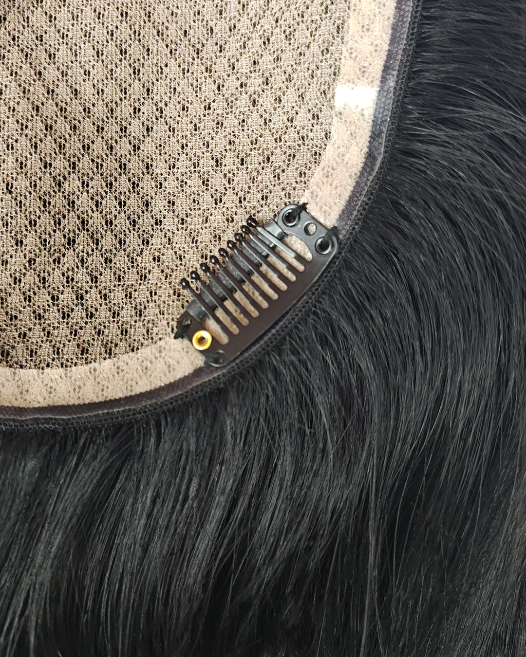 Goedkope Silk Base Hair Topper van echt haar close up 