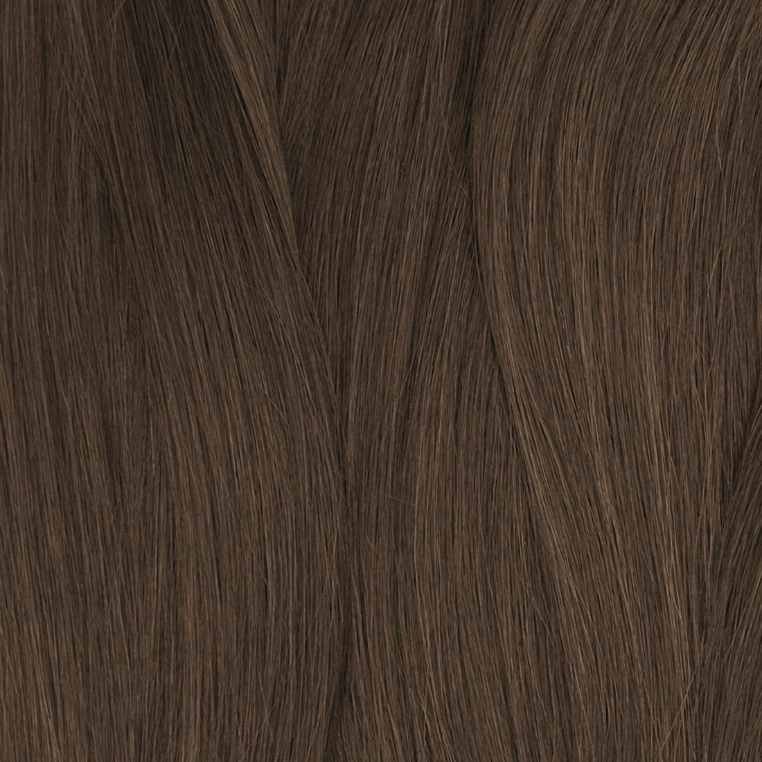 Chocolade bruine clip in hair extensions in de kleur chocolade bruin een midbruine tint met een warme gloed. 