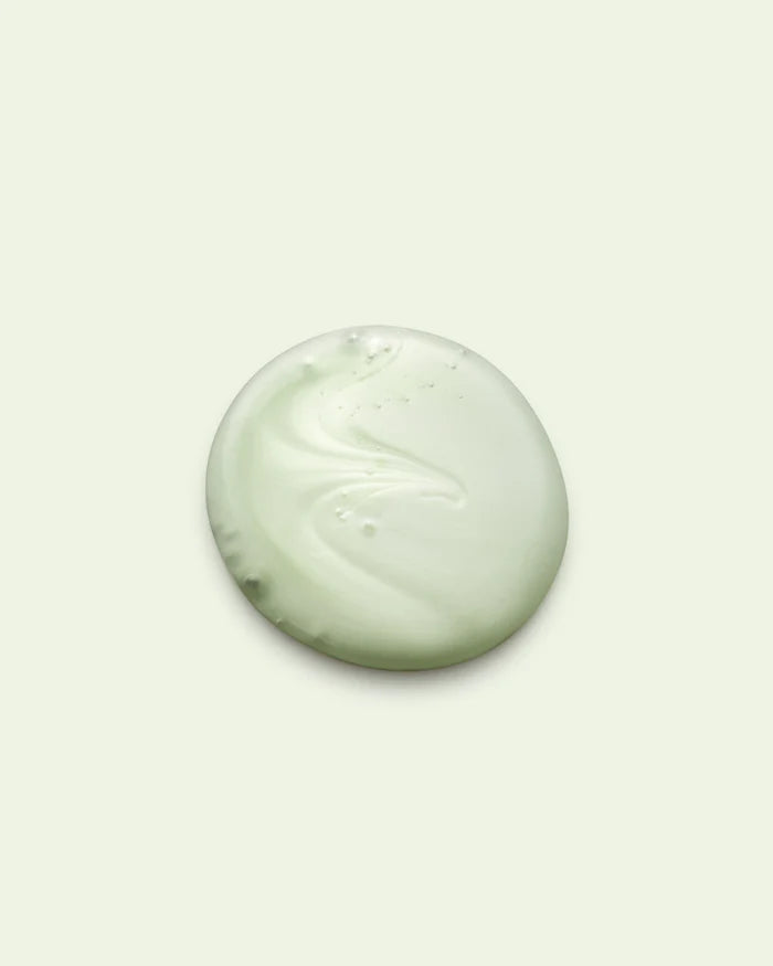 Maria Nila's Repair Shampoo dringt diep door in je haar om het van binnenuit te herstellen. Dit betekent minder gespleten punten en een prachtige glans die jouw haar weer laat stralen.