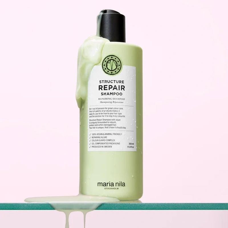 Maria Nila Structure Repair Shampoo is een vocht inbrengende verzorgende shampoo die het haar hydrateert en versterkt. 