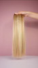 Video van de Licht blonde clip-in Hairextensions. 40cm lange hairextensions van 180gram met verschillende blonde highlights.