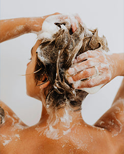 🌟 Dé K18 shampoo die reiniging combineert met bescherming – voor gezond, veerkrachtig en glanzend haar!