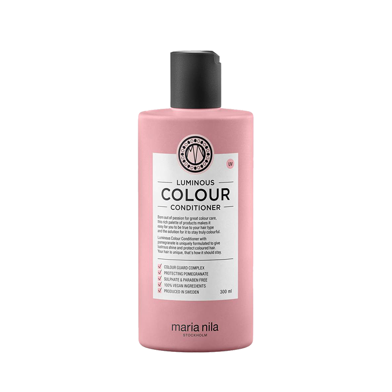 Maria Nila Luminous Colour conditioner is een heerlijk geurende conditioner speciaal voor gekleurd haar. Colour Luminous conditioner maakt het haar zachter, is vocht inbrengend en gaat statisch haar tegen. Dit product bevat granaatappel extract om de mooie kleuren te behouden