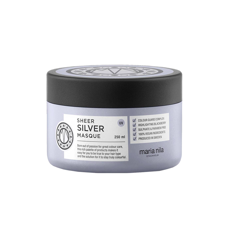 Maria Nila Sheer Silver Hair Masque is een haarmasker speciaal voor blond, grijs en zilverkleurig haar die voor 100% uit natuurlijke producten bestaat. Dit heerlijke haarmasker bevat violet pigmenten en bramen extracten die vergeling, verkleuring en grauwheid in het haar behandelen.